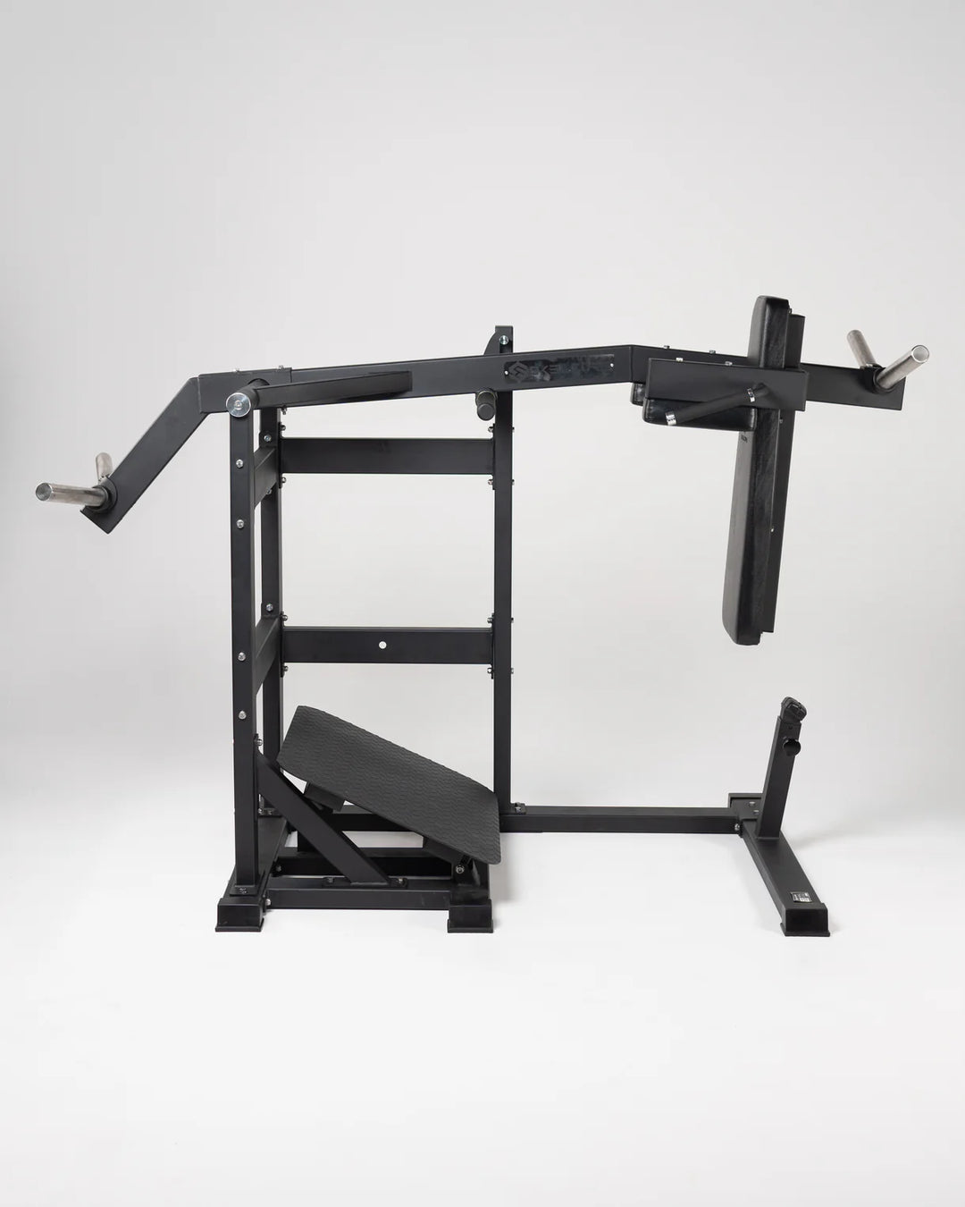 Skelcore Plate Loaded Pro Plus Pendulum Squat Machine
